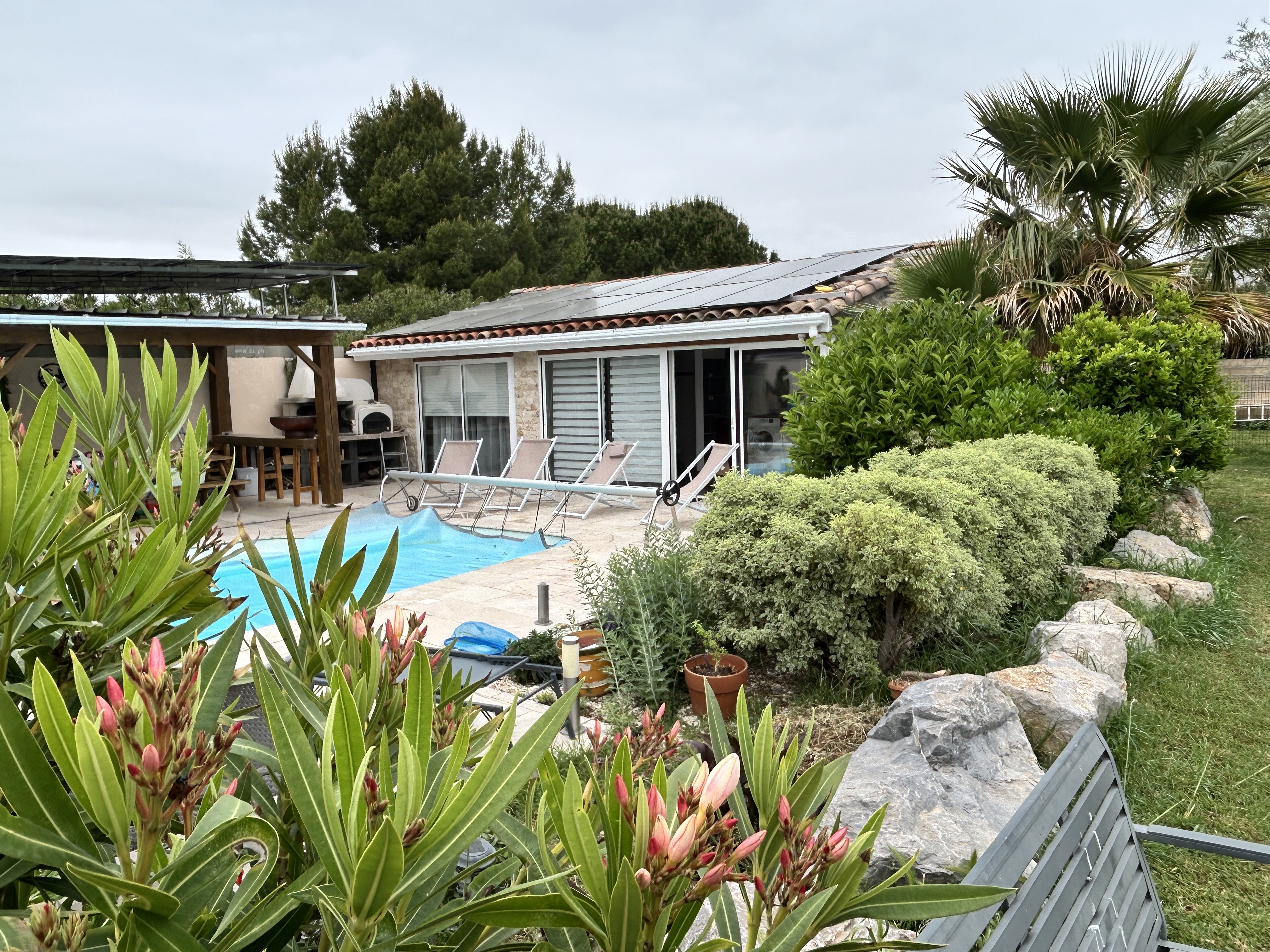Maison côté piscine